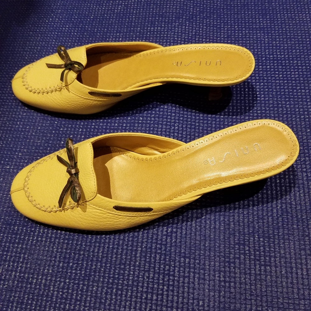 UNISA BACKLESS YELLOW SHOES